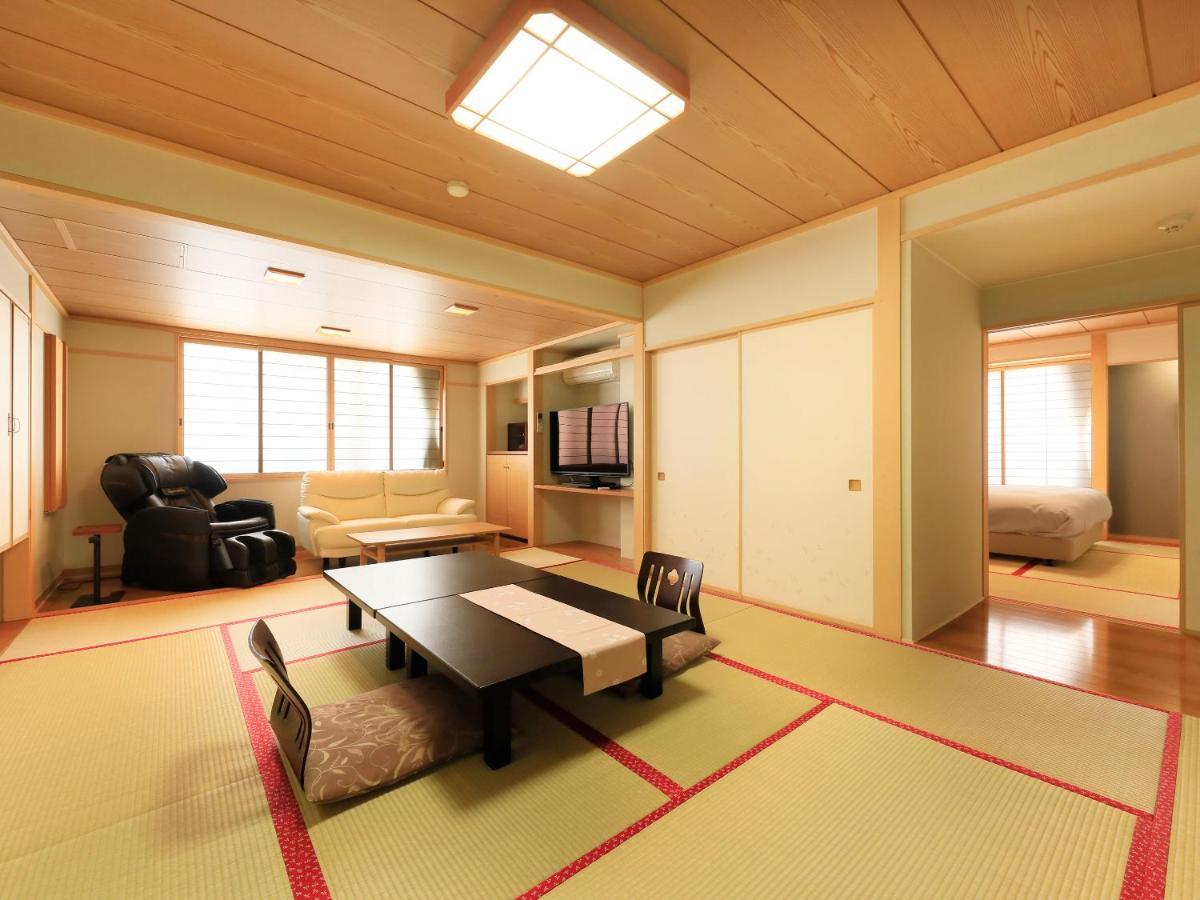 Hotel Tsubakino Яманучи Стая снимка