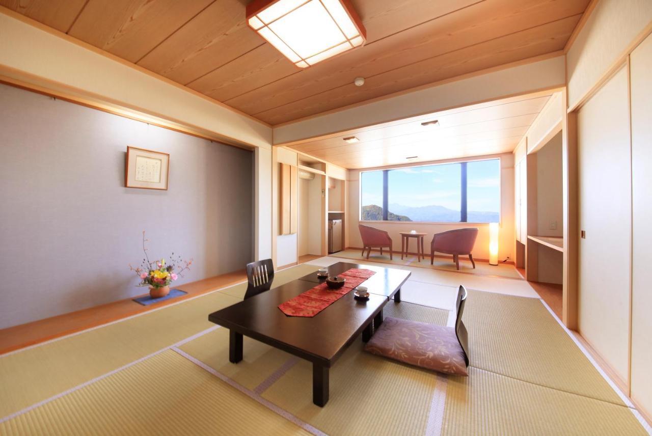 Hotel Tsubakino Яманучи Екстериор снимка