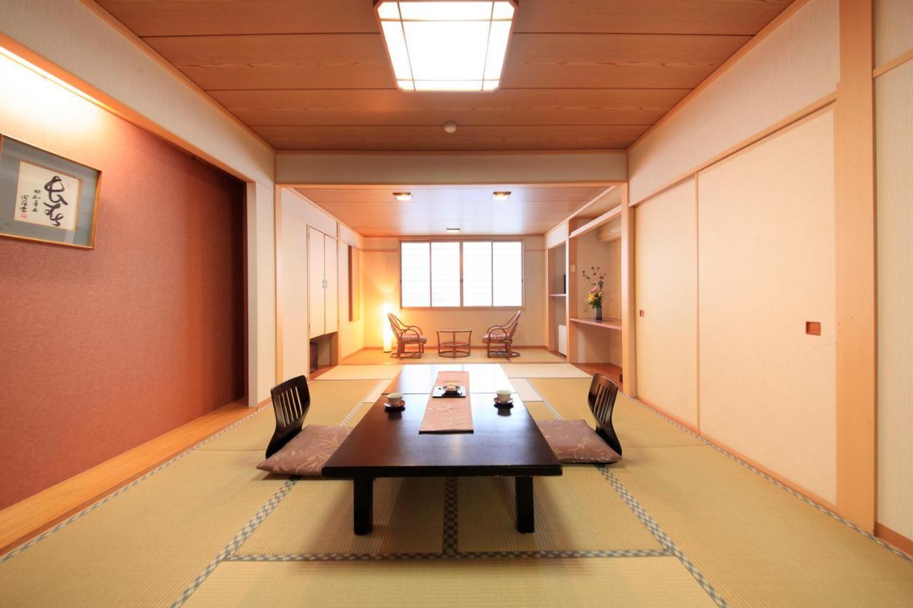 Hotel Tsubakino Яманучи Екстериор снимка